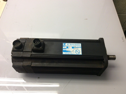 Yaskawa USAFED-13-YB11 SERVO AC MOTOR 1.3KW 9.7AMP 1500RPM Encoder UTOPI-500UB